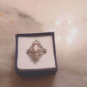 Fashion ring